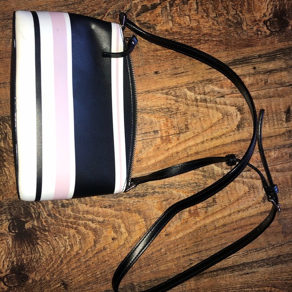 Kate Spade Purse - Picture 2 of 2